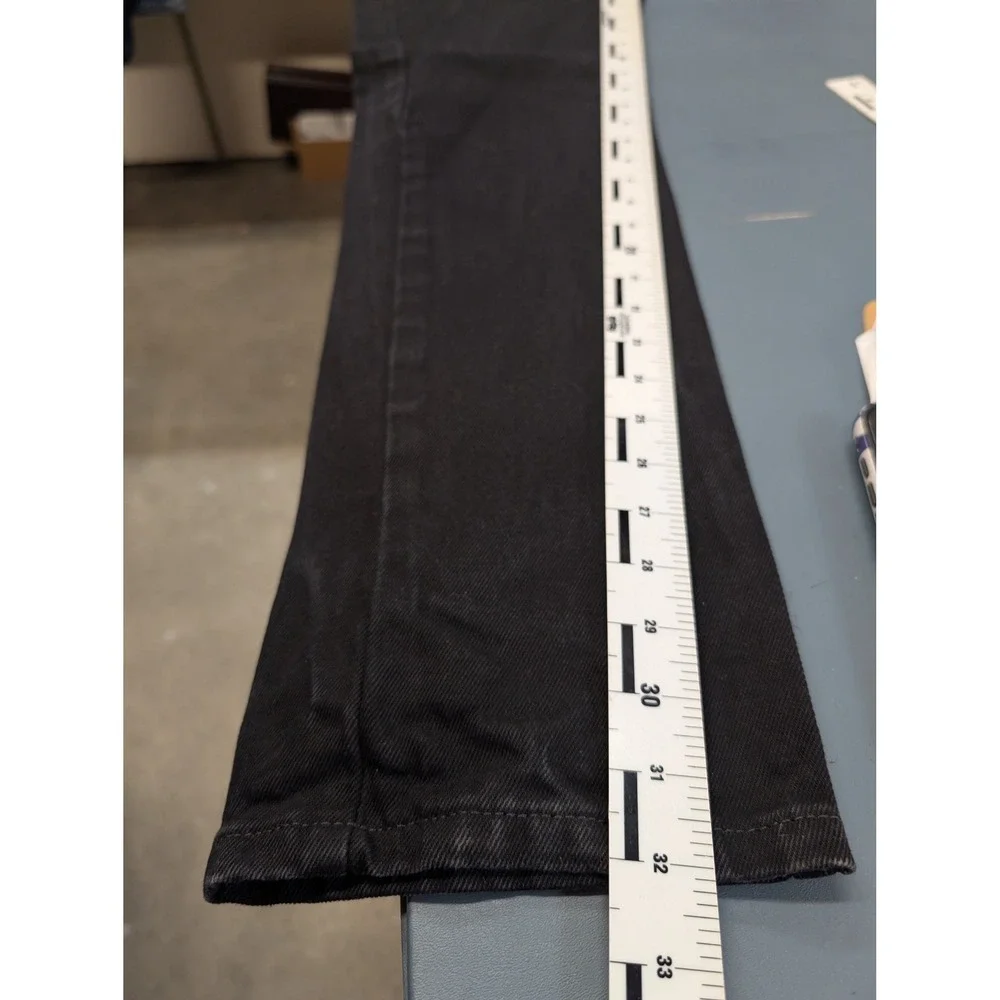 Levis brand noted minimalist